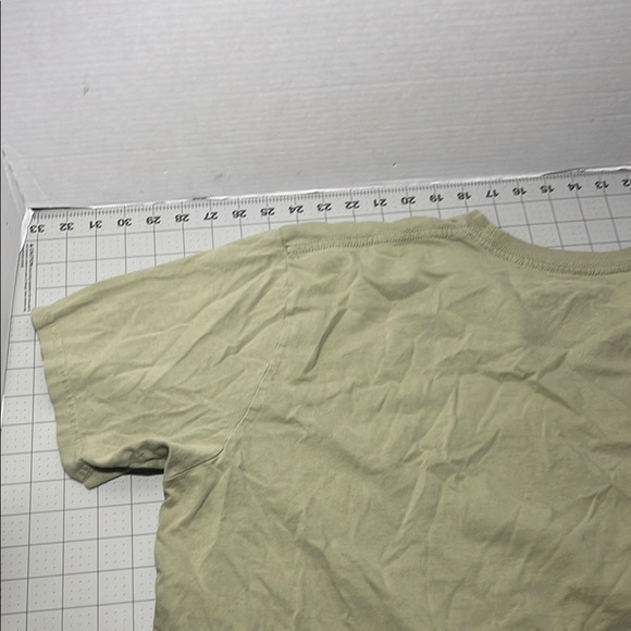 Levi's Gray Graphic Tee with Orange and Brown Design - Picture 8 of 10